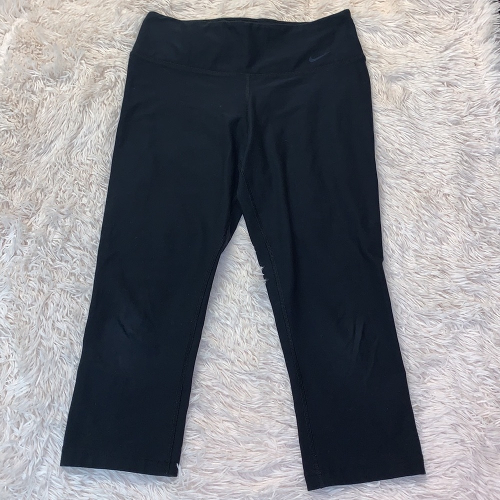 NIKE DRI-FIT BLACK CAPRI LEGGING SIZE S